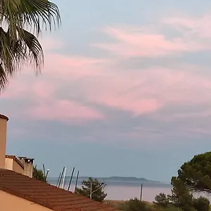 Maison De Vacances A L'ayguade Classee 3 Etoiles, Climatisee,3mn A Pied Plage Et Restos ,5mn Aeroport, 10mn Gare Hébergement de vacances